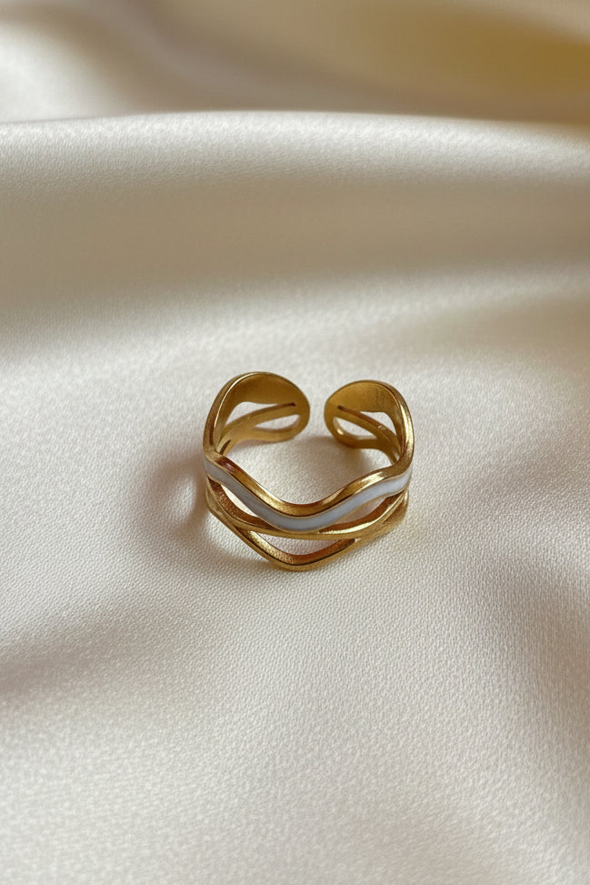 Naia ring