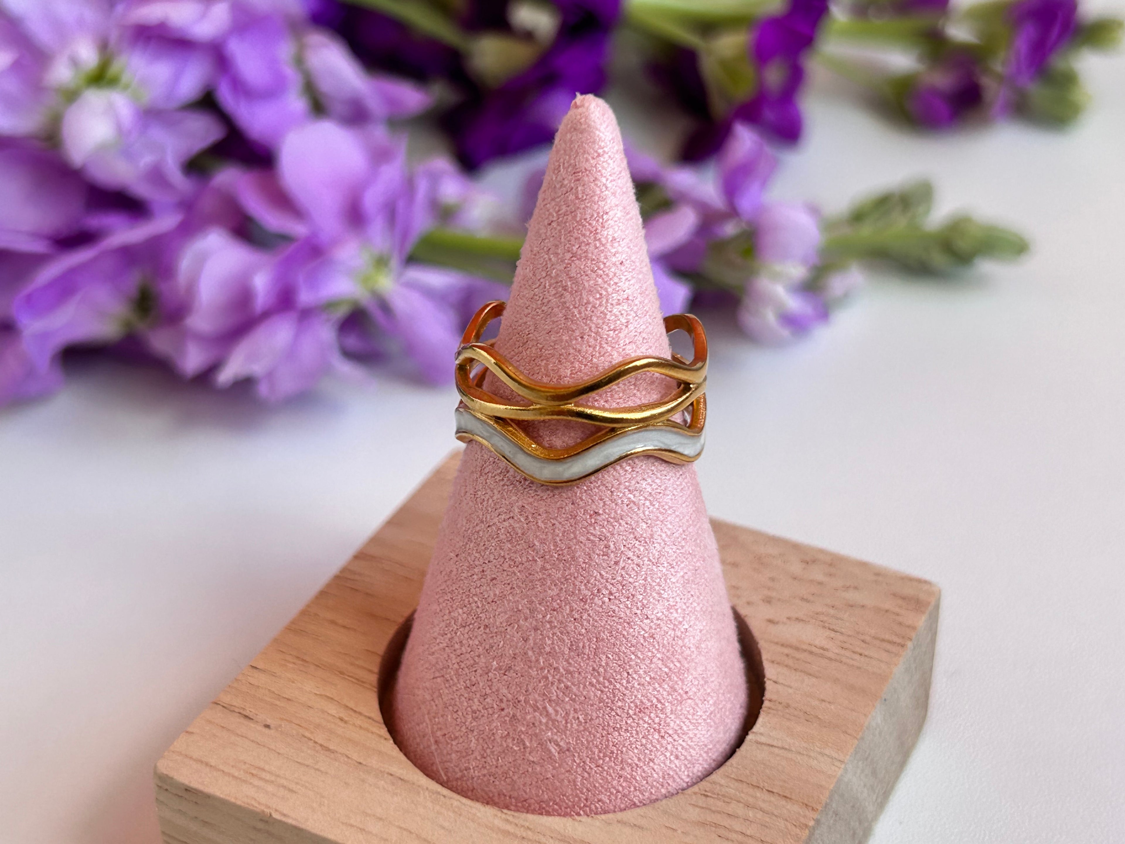 Naia ring